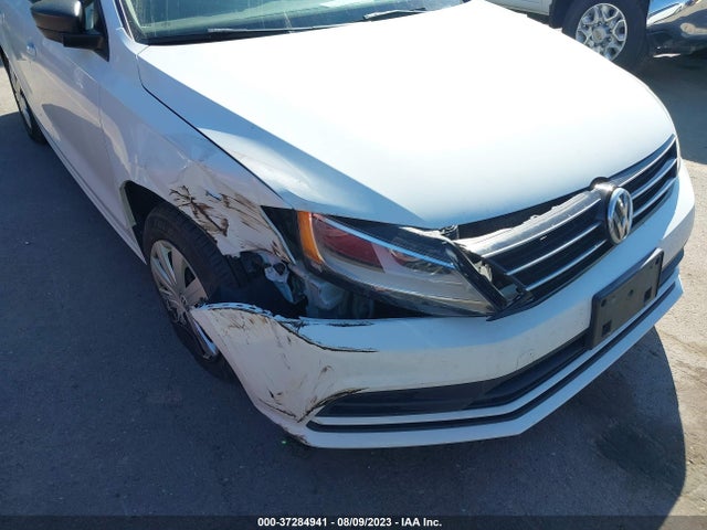 3VW1K7AJ7FM337556 Volkswagen Jetta Sedan 2.0l S