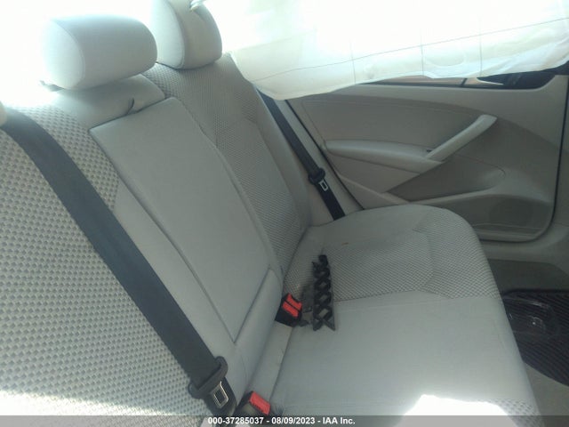 1VWAP7A32EC023364 Volkswagen Passat S W/nav