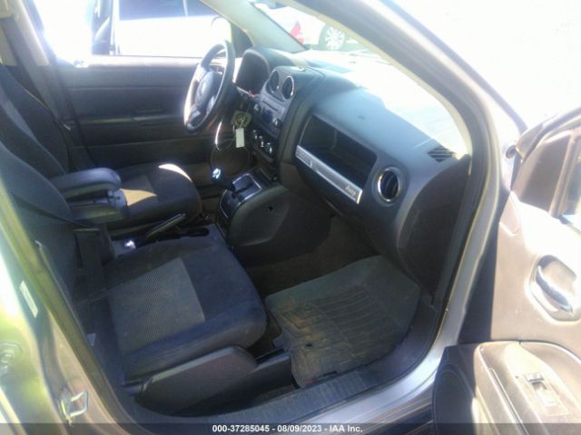 1C4NJDBB8GD722733 Jeep Compass Sport