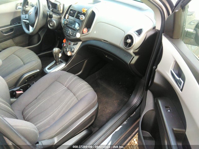 Chevrolet SONIC LT 2014 1G1JC5SHXE4159080 Image 6