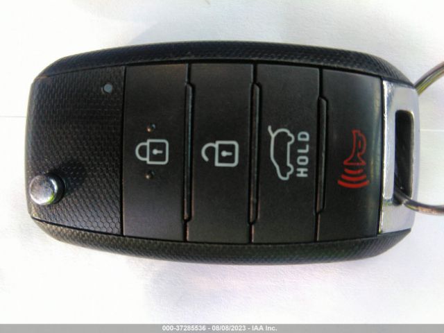 5XYPGDA36LG674064 KIA SORENTO LX
