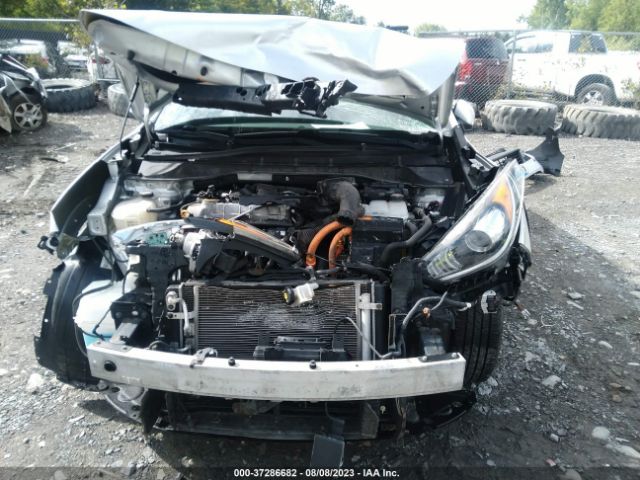 KNDCB3LC4H5073692 KIA NIRO LX