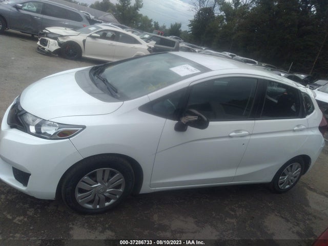 Honda FIT LX 2015 3HGGK5G56FM756639 Image 14