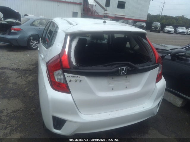 Honda FIT LX 2015 3HGGK5G56FM756639 Image 16