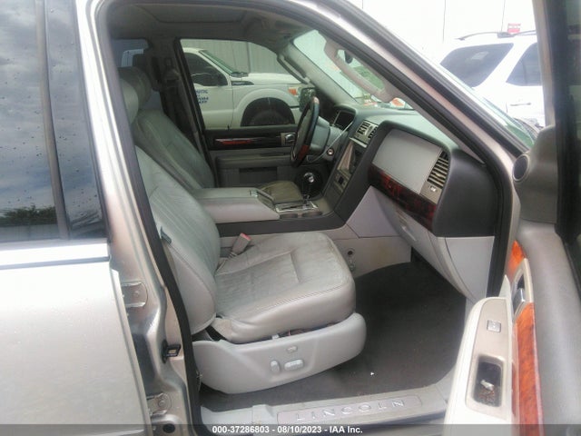 2005 LINCOLN NAVIGATOR LUXURY/ULTIMATE VIN: 5LMFU28515LJ06353