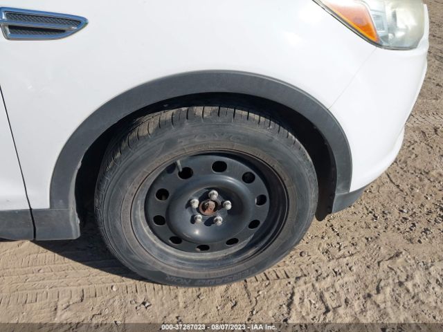 1FMCU0F70EUE28197 Ford ESCAPE S
