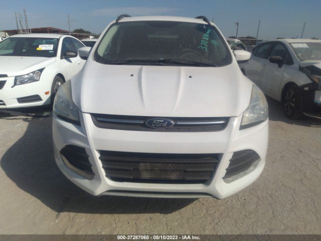 1FMCU0GX1GUB81497 Ford ESCAPE SE