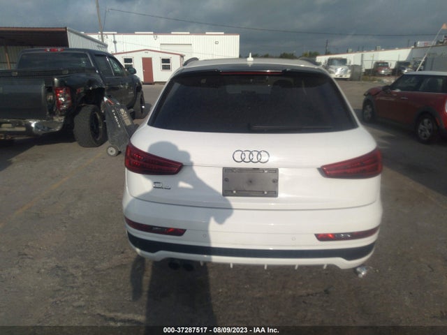 WA1HCCFSXJR017688 Audi Q3 Premium Plus