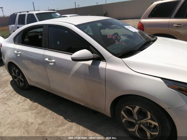 3KPF24ADXME308500 KIA Forte Lxs