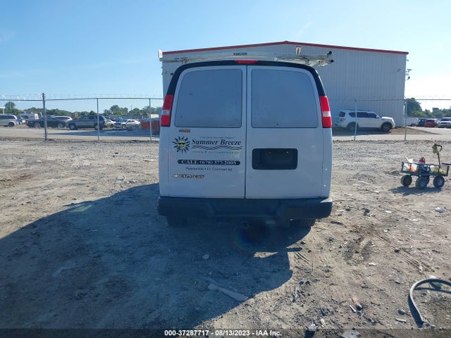 Chevrolet EXPRESS CARGO VAN 2018 1GCWGAFP0J1338803 Image 17