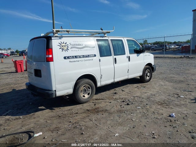 Chevrolet EXPRESS CARGO VAN 2018 1GCWGAFP0J1338803 Image 4