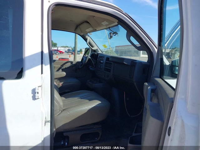 Chevrolet EXPRESS CARGO VAN 2018 1GCWGAFP0J1338803 Image 5
