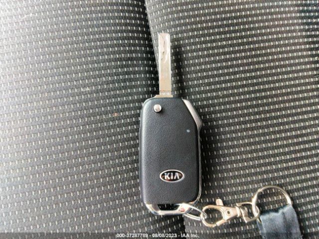 3KPF24AD7ME270658 KIA Forte Lxs