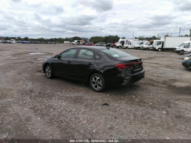 3KPF24AD7ME270658 KIA Forte Lxs