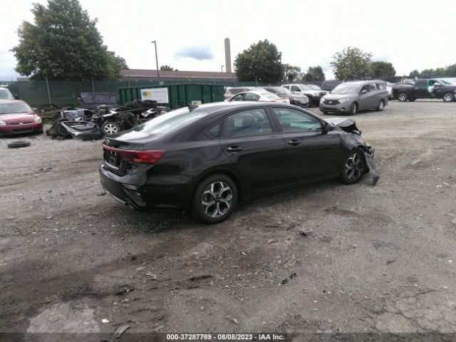 3KPF24AD7ME270658 KIA Forte Lxs