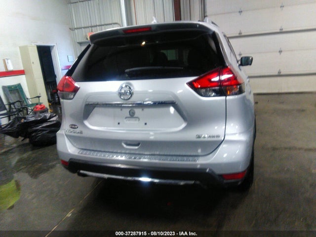 2018 NISSAN ROGUE SV VIN: 5N1AT2MV5JC840235