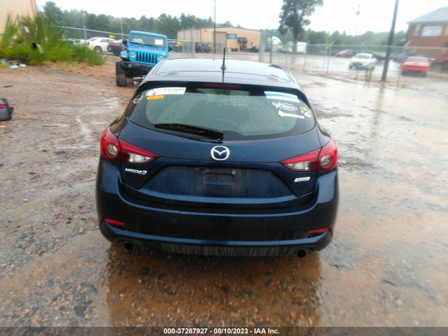 2018 MAZDA MAZDA3 5-DOOR SPORT VIN: 3MZBN1K7XJM267071