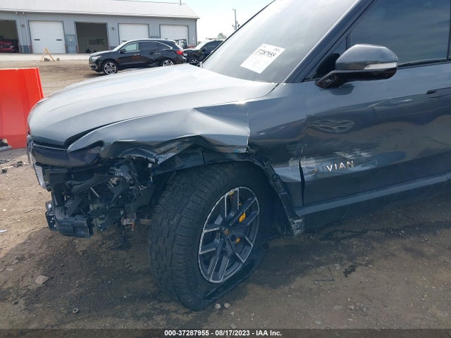 2022 RIVIAN R1T ADVENTURE PACKAGE VIN: 7FCTGAAA0NN010943