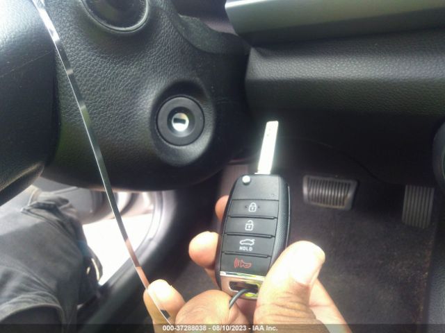 3KPA24AD4ME365379 KIA RIO S
