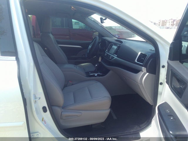 Toyota Highlander Le 2016 5TDZKRFH4GS182747 Image 5