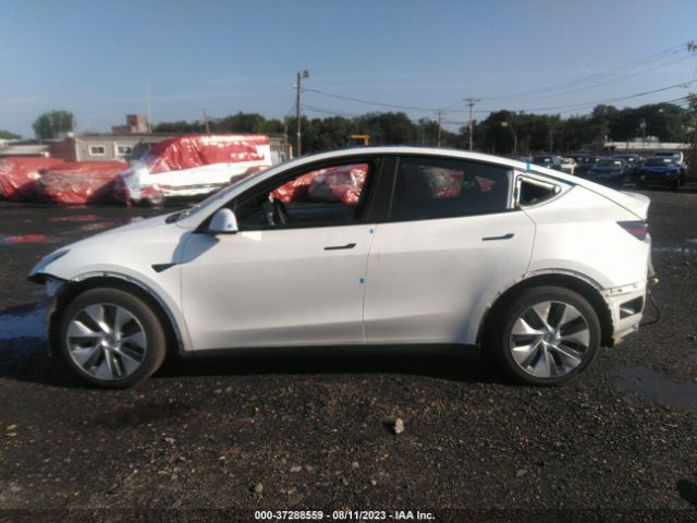7SAYGDEE6NA009532 Tesla Model Y Long Range