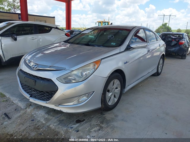 Hyundai SONATA HYBRID 2014 KMHEC4A41EA116746 Image 2
