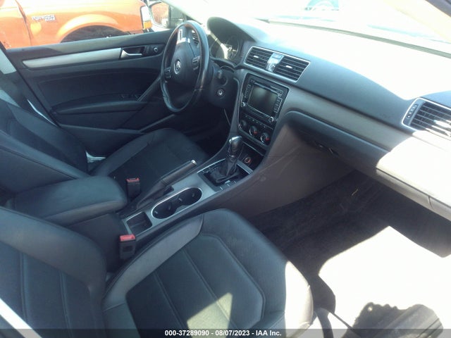 1VWBT7A38EC095167 Volkswagen PASSAT SE