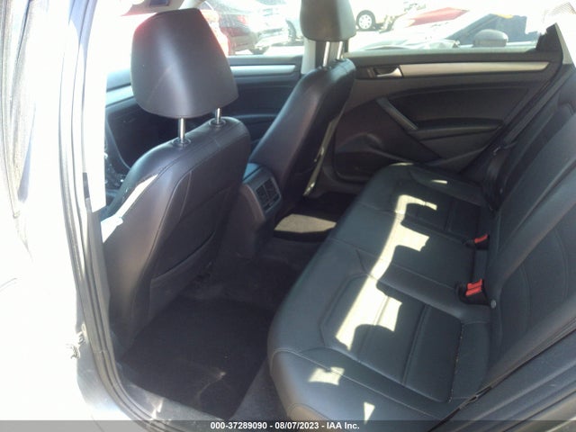1VWBT7A38EC095167 Volkswagen PASSAT SE