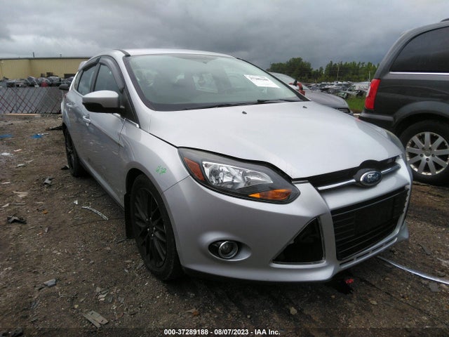 2014 FORD FOCUS TITANIUM VIN: 1FADP3N20EL401617