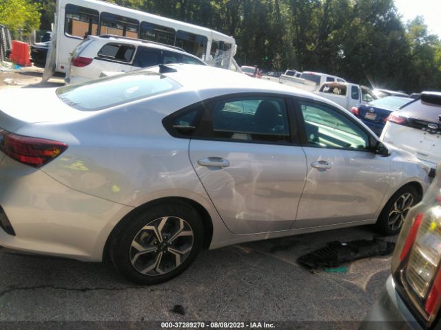 3KPF24AD0ME318341 KIA Forte Lxs