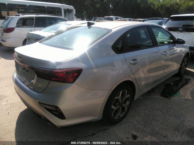 3KPF24AD0ME318341 KIA Forte Lxs