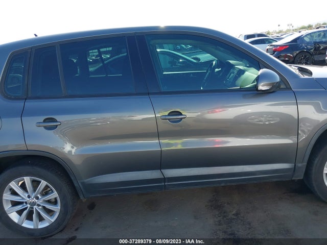 WVGAV7AX4HK051569 Volkswagen TIGUAN
