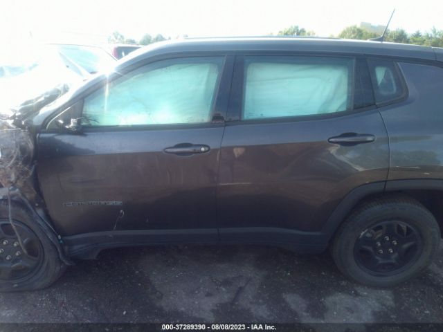3C4NJDAB7KT659709 Jeep Compass Sport