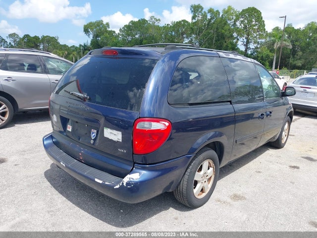 2005 DODGE GRAND CARAVAN SXT VIN: 2D4GP44L85R492928