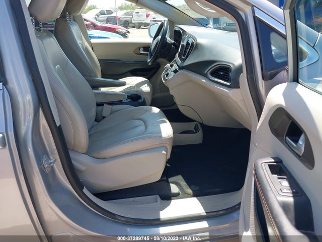 2C4RC1BG4HR810554 Chrysler Pacifica Touring-l