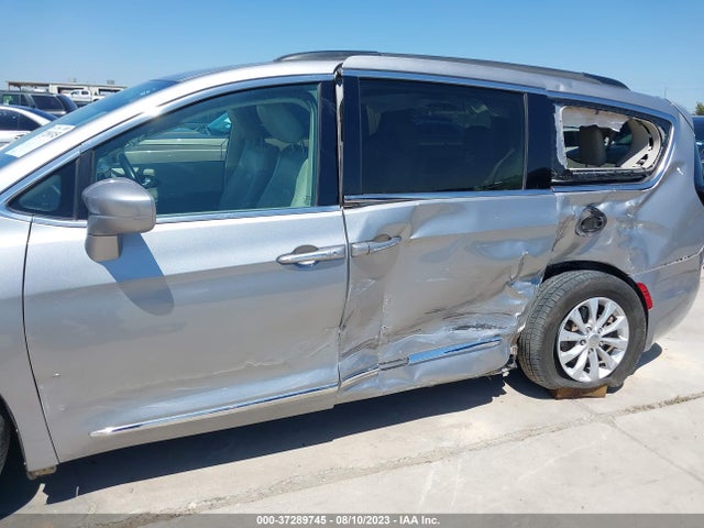 2C4RC1BG4HR810554 Chrysler Pacifica Touring-l