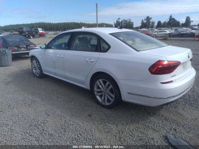 1VWLA7A33KC009933 Volkswagen Passat 2.0t Wolfsburg Edition