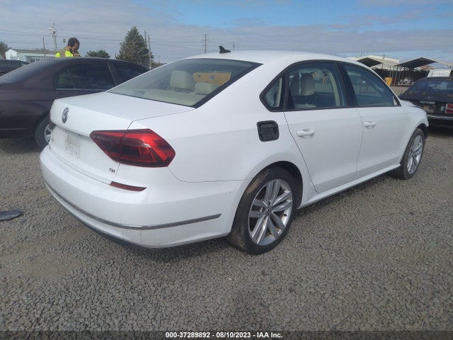 1VWLA7A33KC009933 Volkswagen Passat 2.0t Wolfsburg Edition