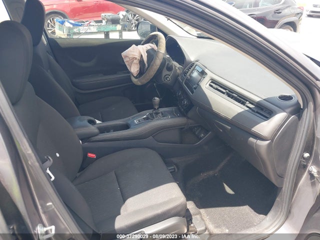 Honda HR-V LX 2018 3CZRU5G32JM700930 Image 5