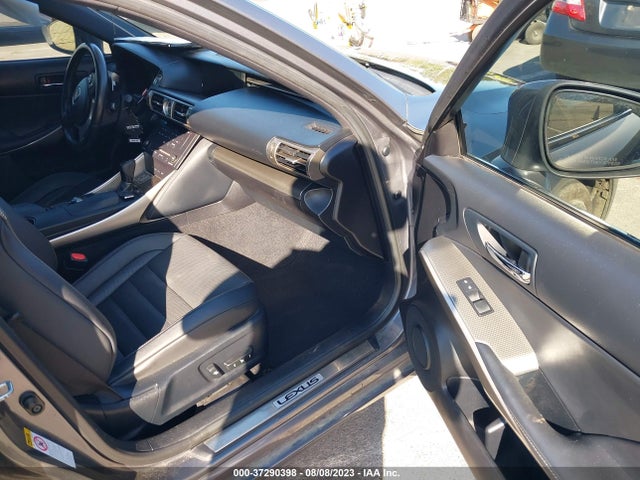 JTHBA1D27G5015114 Lexus IS 200T