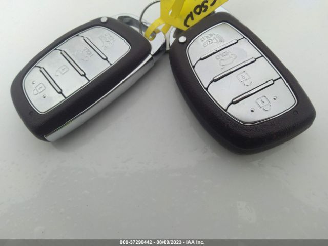 KM8J3CA28HU373462 Hyundai Tucson Sport