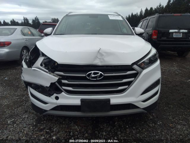 KM8J3CA28HU373462 Hyundai Tucson Sport