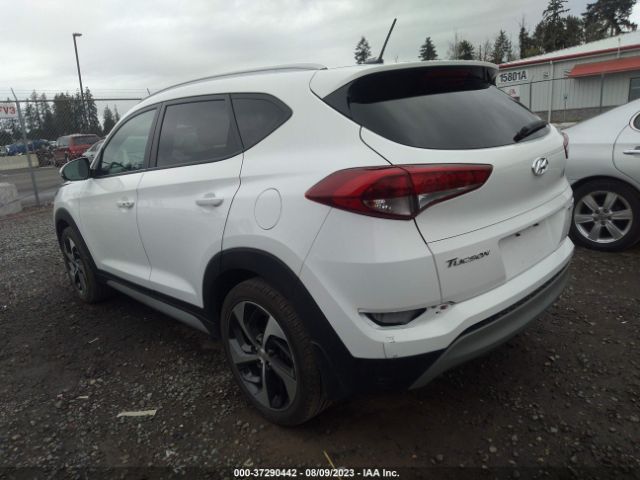 KM8J3CA28HU373462 Hyundai Tucson Sport