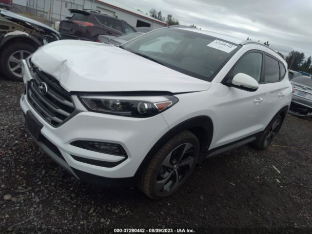 KM8J3CA28HU373462 Hyundai Tucson Sport