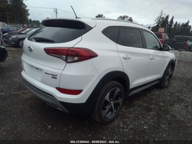 KM8J3CA28HU373462 Hyundai Tucson Sport