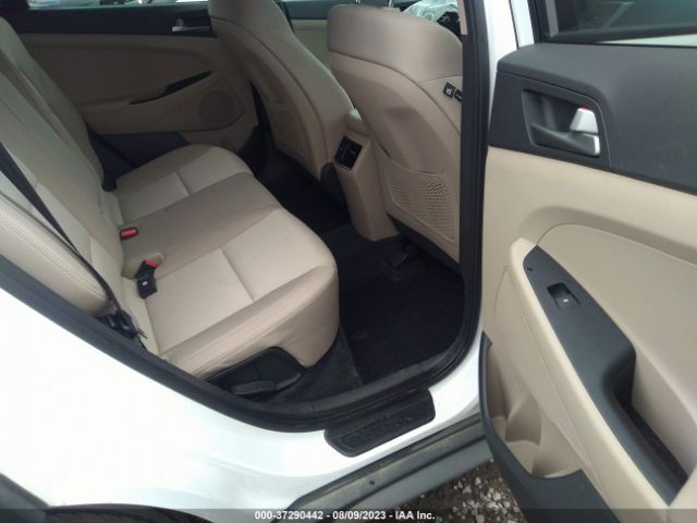 KM8J3CA28HU373462 Hyundai Tucson Sport