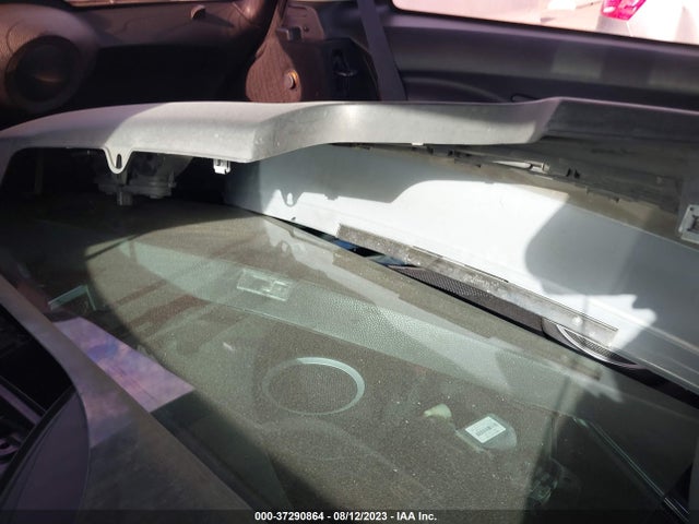 2012 MINI COOPER HARDTOP S VIN: WMWSV3C5XCTY18127