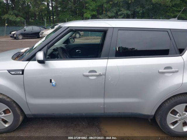 KNDJN2A29G7857274 KIA Soul Base