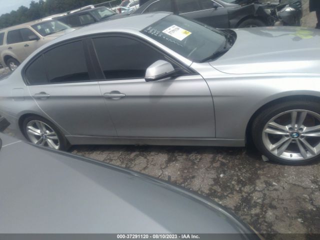 WBA8A9C31HK864045 BMW 3 Series 320i
