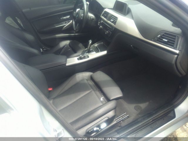 WBA8A9C31HK864045 BMW 3 Series 320i